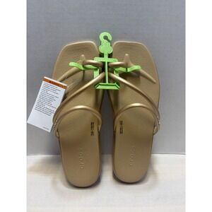 NEW Crocs Miami Toe Loop Sandal Metallic Gold Womens Size 8 NWT 211526-710